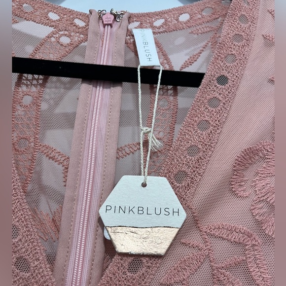 Pink Blush Maternity Dress - Picture 3 of 3